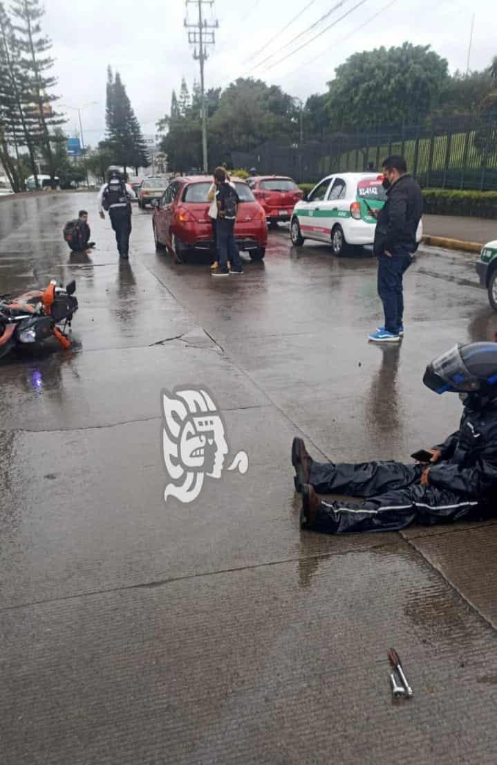 Colisionan motociclistas y autos en la Lázaro Cárdenas de Xalapa