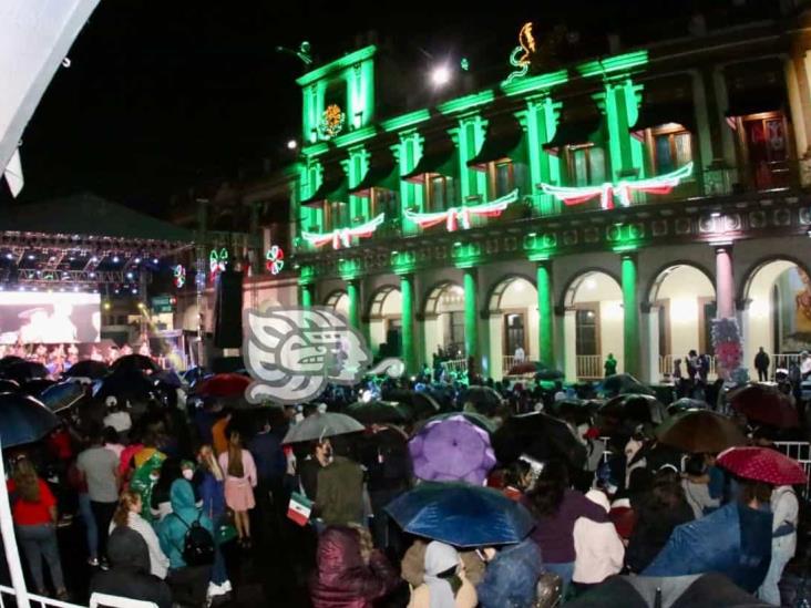 Sinaloa retumbó en Xalapa con presentación de Julio Preciado