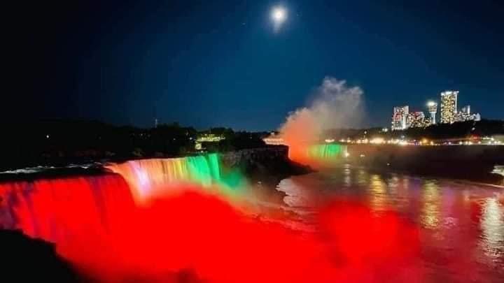 Cataratas del Niágara se ilumina con colores de la bandera mexicana