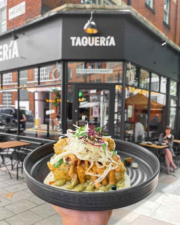 Restaurante en Londres prohíbe a mexicana usar palabra taquería en negocio