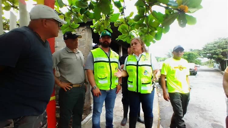 Vecinos de La Playa en Alvarado deben evacuar por riesgo de deslave: alcaldesa