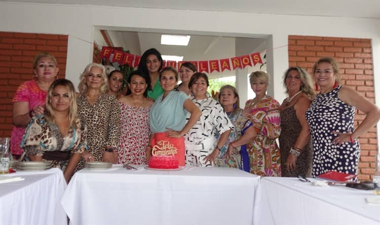 Jessica Zapién celebra un año más de feliz vida en compañía  de sus amigas