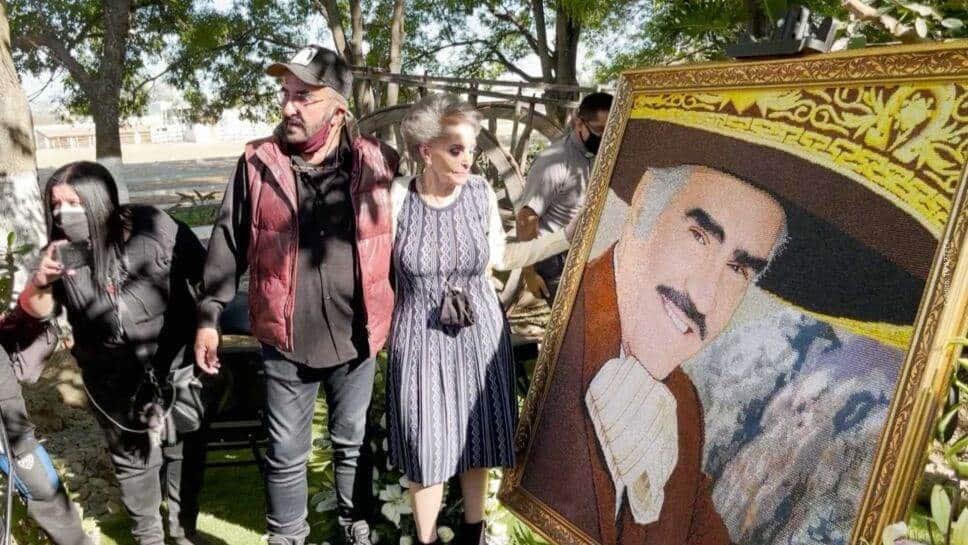 Doña Cuquita rompe silencio sobre supuestas infidelidades de Vicente Fernández