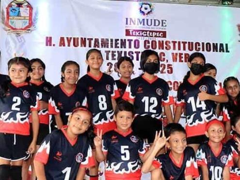 Inauguraron torneo relámpago de voleibol en Texistepec