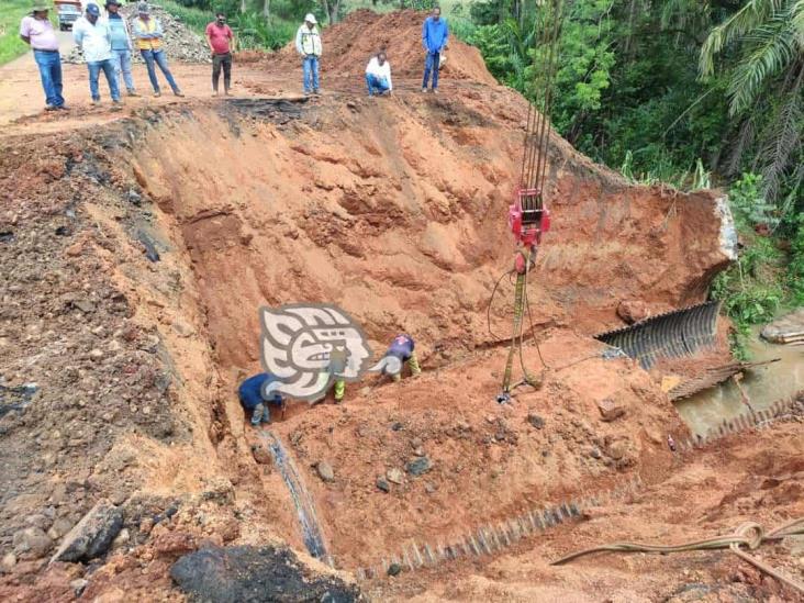 Habilitan nuevas rutas alternas tras colapso de carretera en Acayucan 