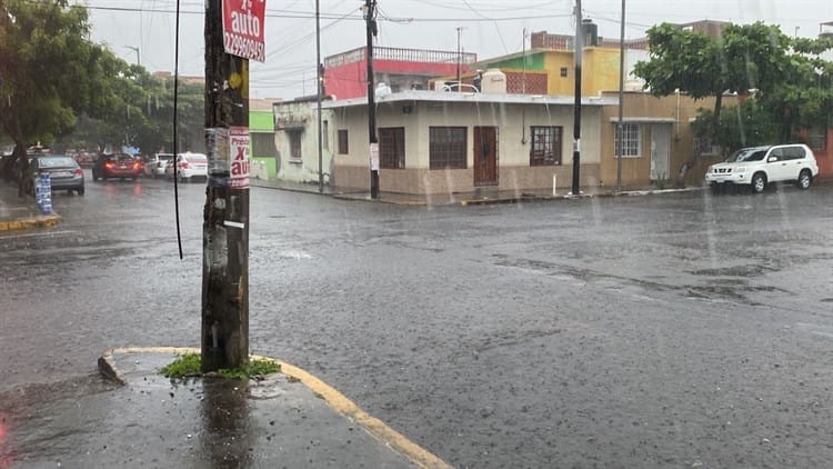 Fuerte lluvia inunda calles en Veracruz - Boca del Río (+Video)