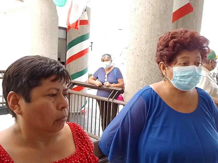 Por falta de agua, vecinos de Cuatlapan acuden a Palacio Municipal de Ixtac (+Video)