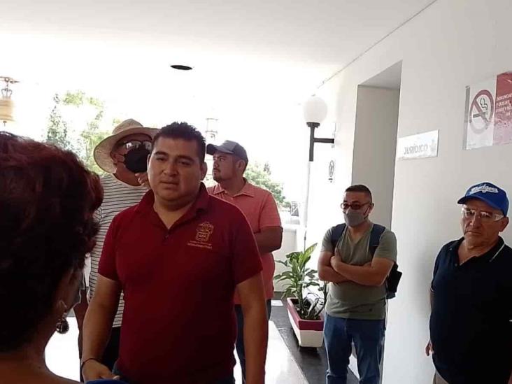 Por falta de agua, vecinos de Cuatlapan acuden a Palacio Municipal de Ixtac (+Video)