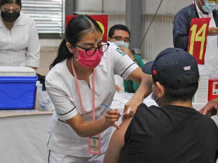 Piden que vacunas de covid-19 sean vendidas por sectores privados en Veracruz