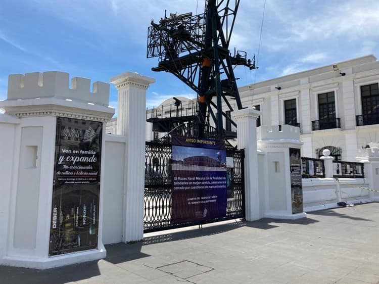 En riesgo de colapsar barda del Museo Naval en Veracruz