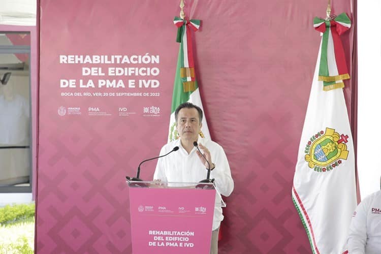 Rehabilitarán Centro de Raqueta y Arena Veracruz, anuncia el gobernador del estado