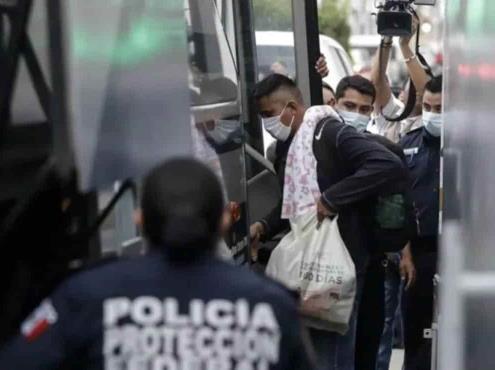 Pese a contar con permisos, retuvieron en Puebla a más de 60 migrantes