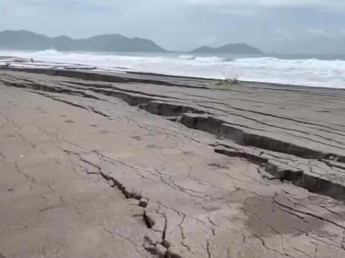 Playas de Michoacán ‘se parten’ tras sismo del 19 de septiembre (+Video)