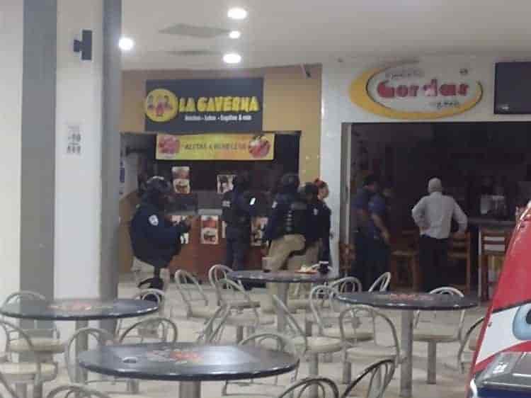 Alcalde de Boca del Río revela posible causa de conato de incendio en plaza comercial