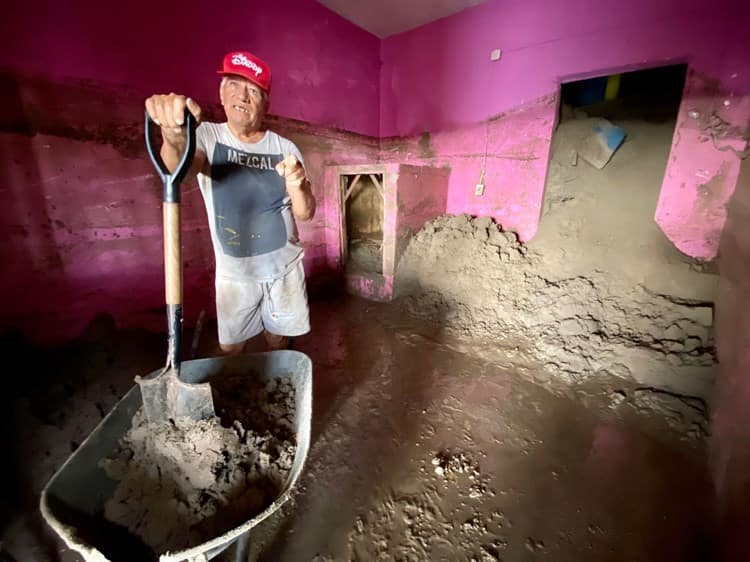 Deslave de cerro en Alvarado sepultó casa de Francisco (Video)