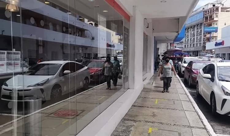 Ladrón ingresa a banco para robar a cuentahabiente en Tuxpan, logra huir