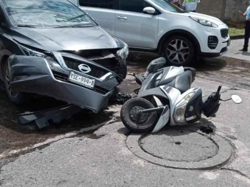 Automóvil atropella a motociclista en Tierra Blanca