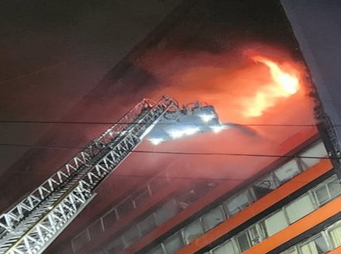 Se incendia edificio en CDMX; evacúan a 150 personas (+Video)