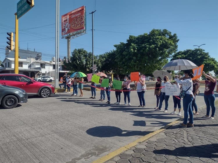 Solucionará SEV peticiones de padres del jardín de niños Magisterio en Veracruz