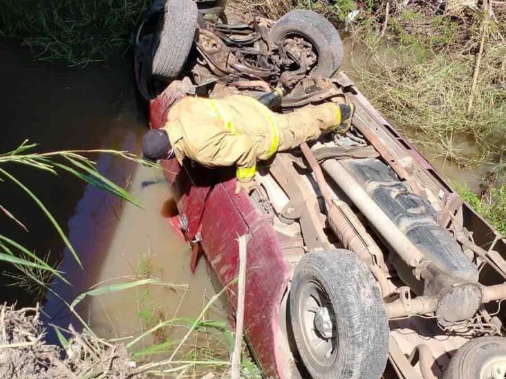 Pierde la vida ahogada una persona en accidente automovilístico en Medellín