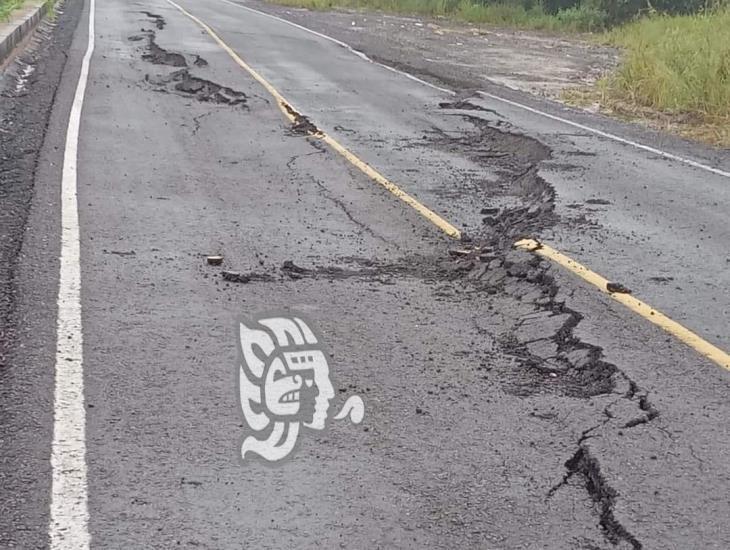 En riesgo circulación en carretera Nanchital-Las Choapas