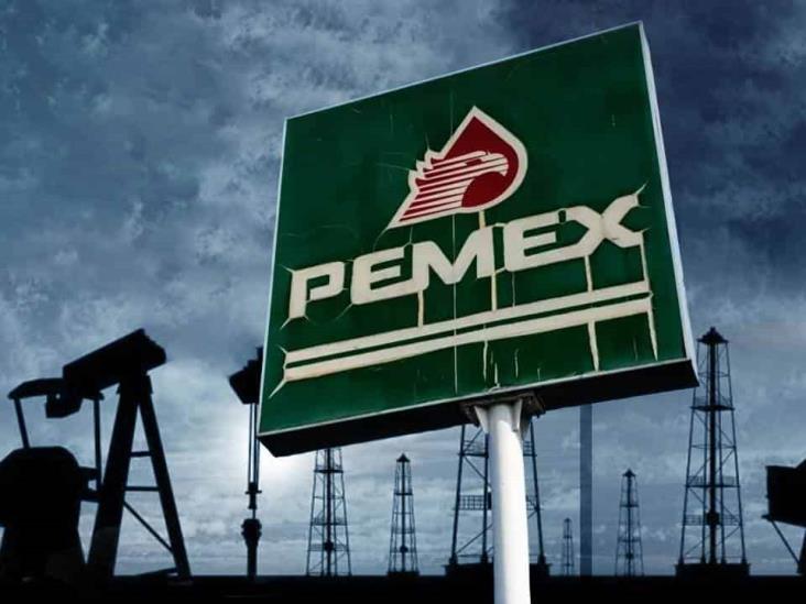 Jubilados de Pemex piden plazas para sus hijos