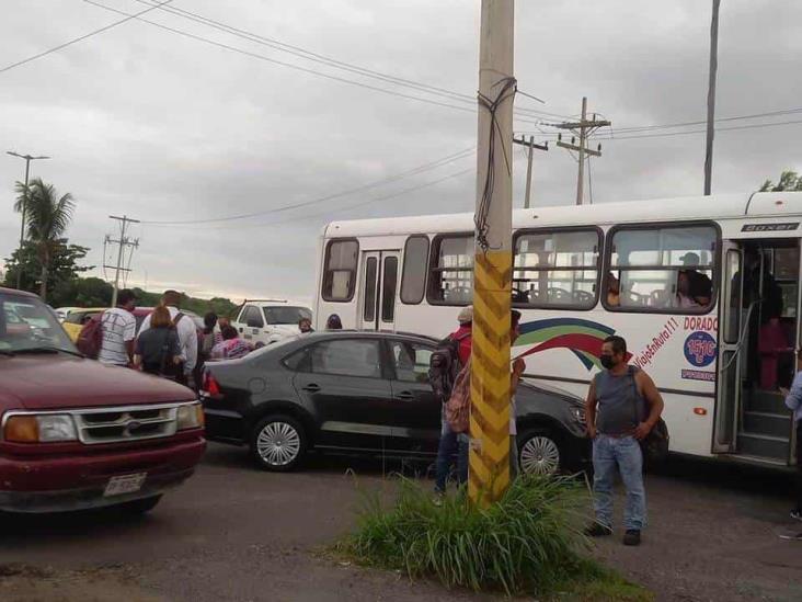 Accidentes automovilísticos ocasionan caos vial en Veracruz