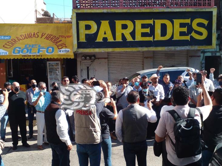 No a chivos expiatorios; protestan por crimen en sastrería de Coatzacoalcos (Video)