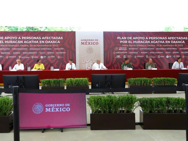AMLO agradece en Oaxaca a Sedena y Semar por apoyo a damnificados de Agatha