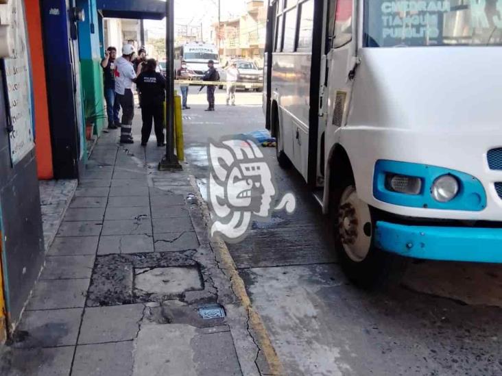 Autobús atropella y mata a adulto mayor en Córdoba (+Video)