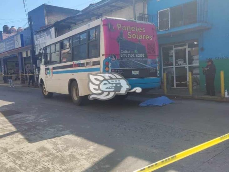 Autobús atropella y mata a adulto mayor en Córdoba (+Video)