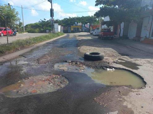 ¿Cuáles son las causas de que haya baches y socavones en Veracruz?