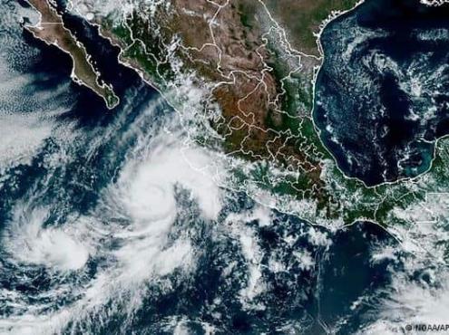 Tormenta Orlene permanece en el Pacífico, dejará lluvias para hoy en Veracruz