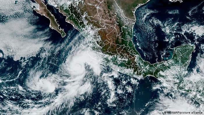 Tormenta Orlene permanece en el Pacífico, dejará lluvias para hoy en Veracruz