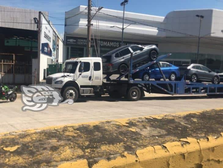 Tranchos muerden a transportista llegando a Coatzacoalcos; pide ayuda
