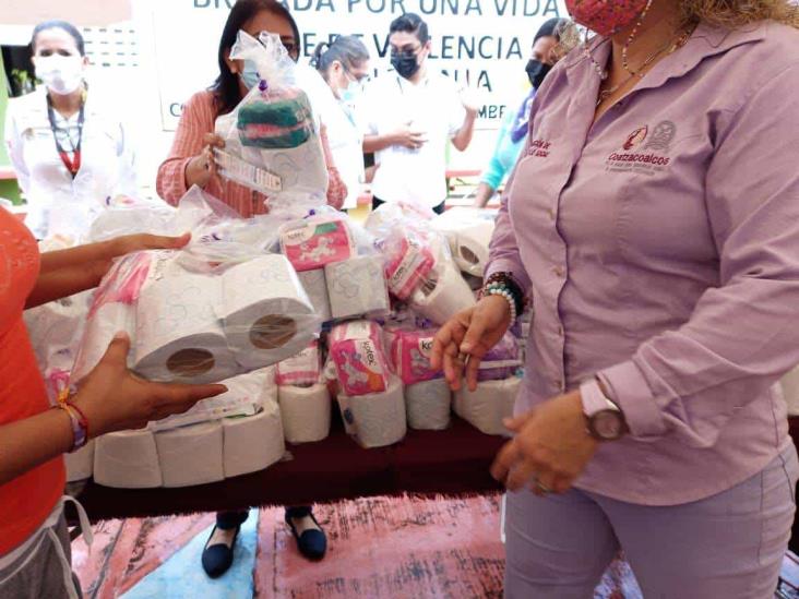 Entregan más de 100 kits de higiene personal en el Cereso