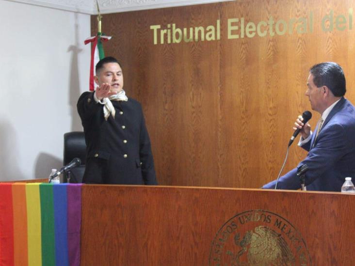 Jesús Ociel Baena, primer “magistrade” electoral no binarie en AL