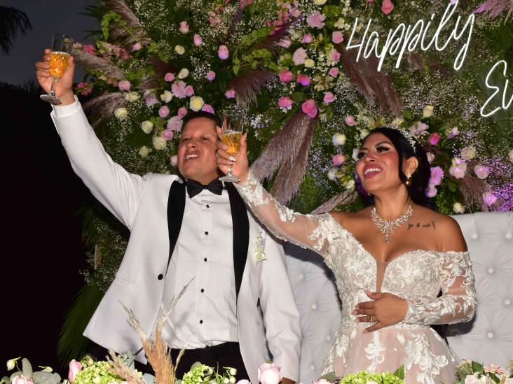 Angie del Olmo y Víctor Hugo Martínez contrajeron sagrado matrimonio