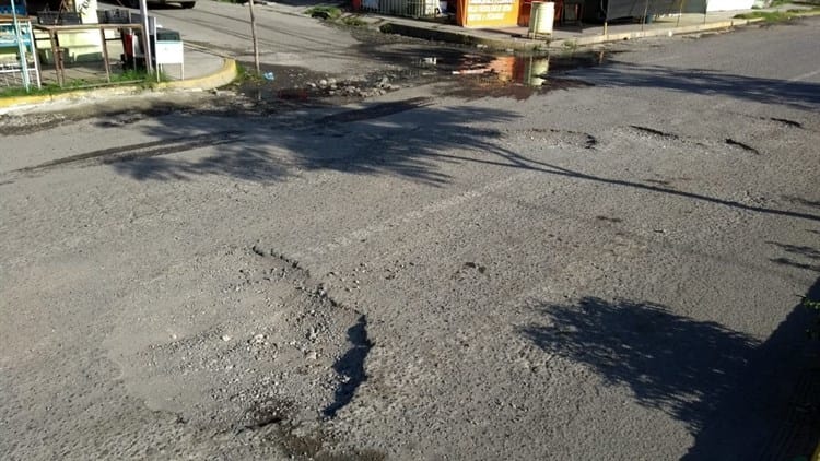 Cráteres y encharcamientos, el “terror” de vecinos de Río Medio III en Veracruz