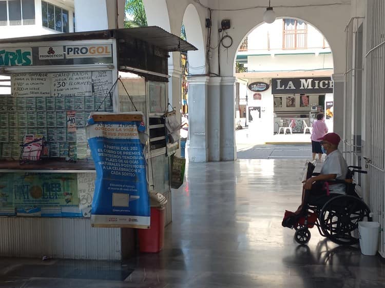“Medio Pollo”, el billetero de la Lotería en Veracruz que ya hizo rico a cinco