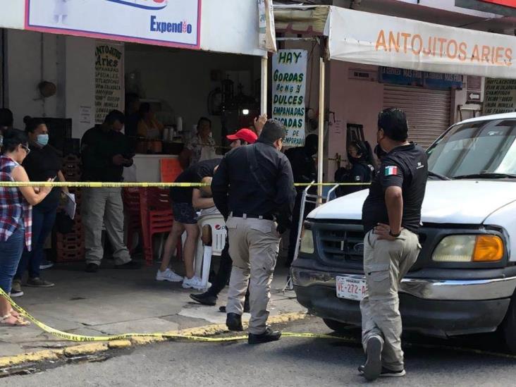 Hombre muere cuando comía antojitos en Veracruz