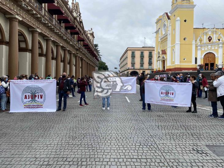 Jubilados retoman bloqueos en Xalapa; acusan incumplimiento de pagos (+Video)