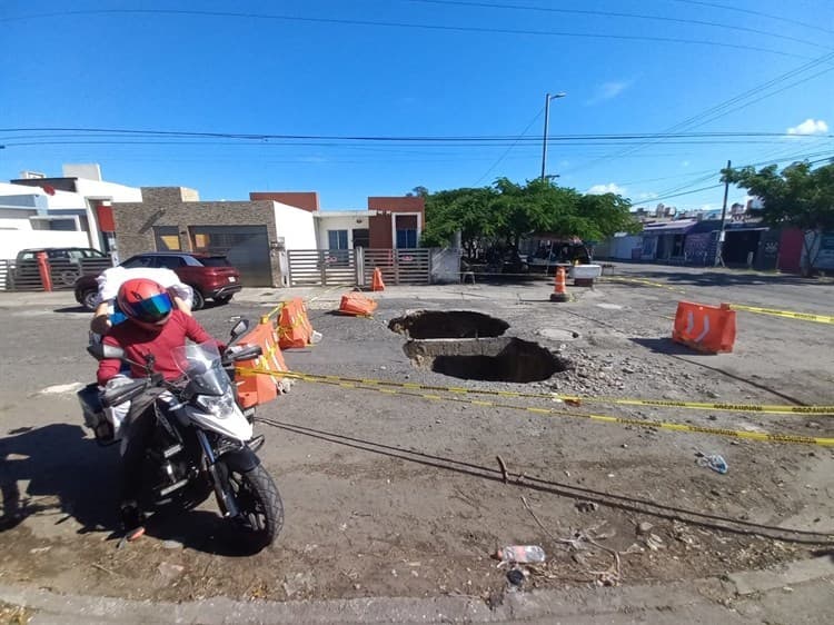 Se forma enorme socavón en fraccionamiento Los Pinos en Veracruz (+Video)