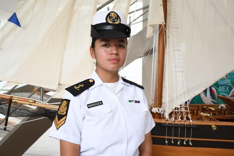 La sargento María José Díaz narra su vida en la Armada de México