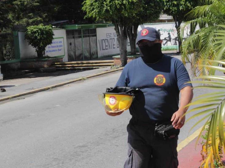 ¿Va en serio? Gobernador propone garantizar recursos a bomberos de Veracruz