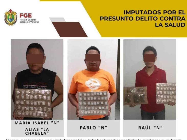 Detienen e imputan a tres presuntos narcomenudistas en Coatepec
