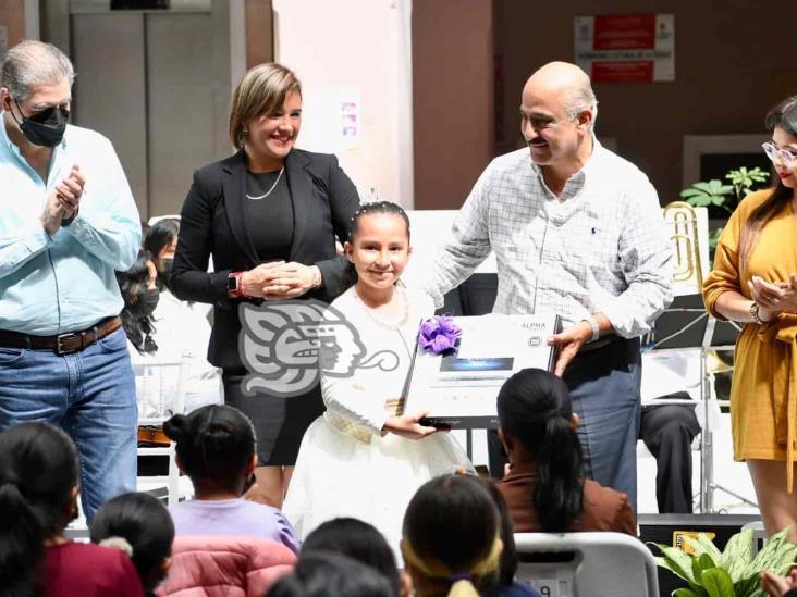 Niñas extraordinarias conquistan con sus historias; las premian en Xalapa (+Video)