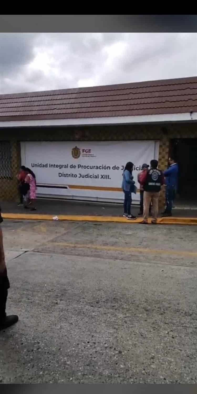 Se desmaya fiscal en oficinas de la Fiscalía Regional en Huatusco