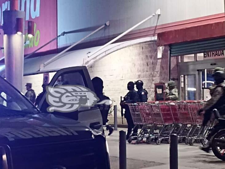 Asalto armado a joyería dentro de supermercado en Minatitlán