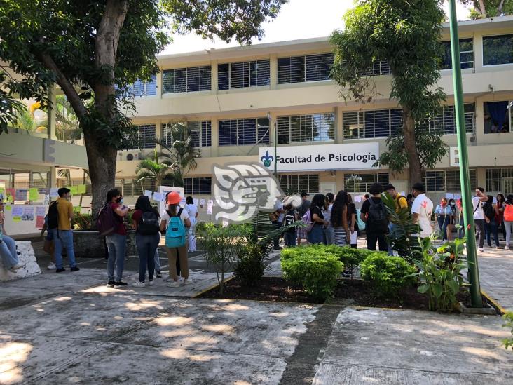 En Poza Rica, estudiantes de la UV se unen a reclamos